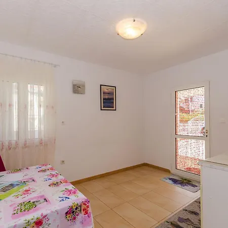 Marika Apartment *